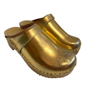 Sven Swedish clogs gold metallic leather open back stapled kids size 4 slip on